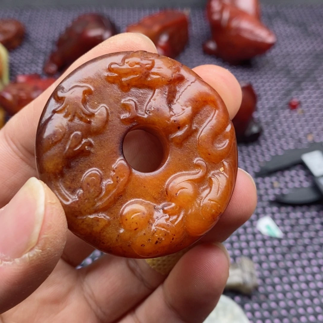 蛇纹石玉颈饰未镶嵌