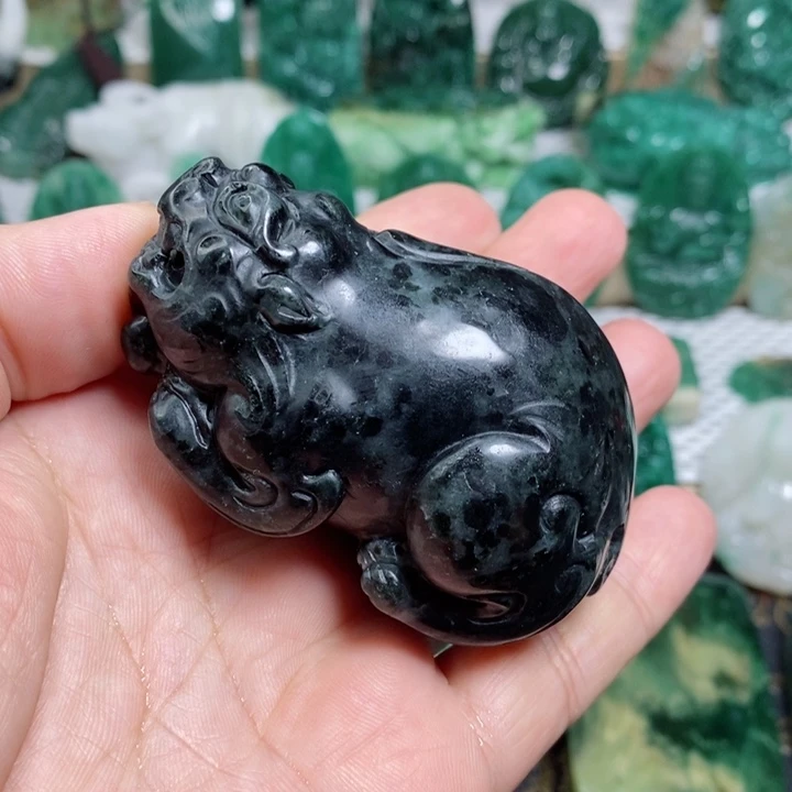 未镶嵌独山玉颈饰