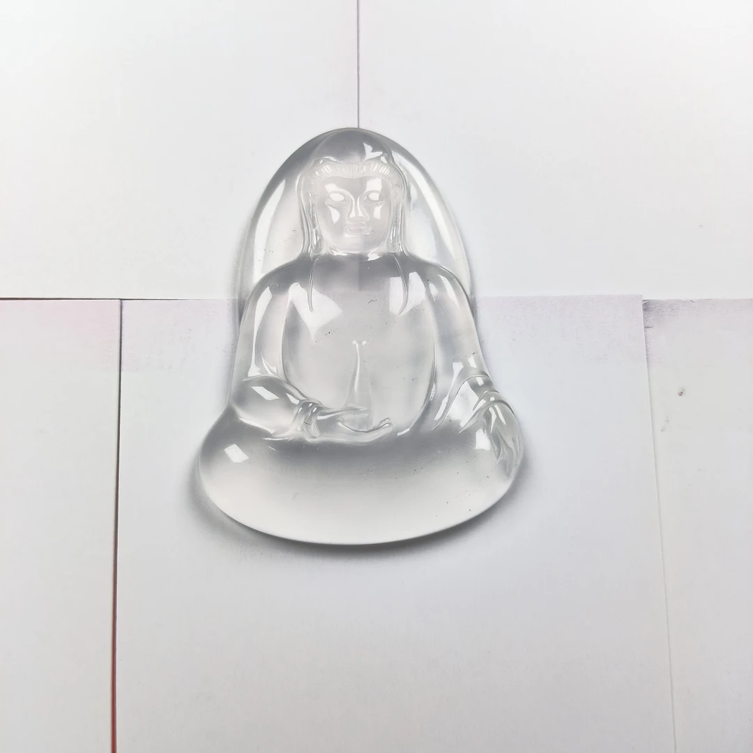 俄玉甘饴素衣观音吊坠