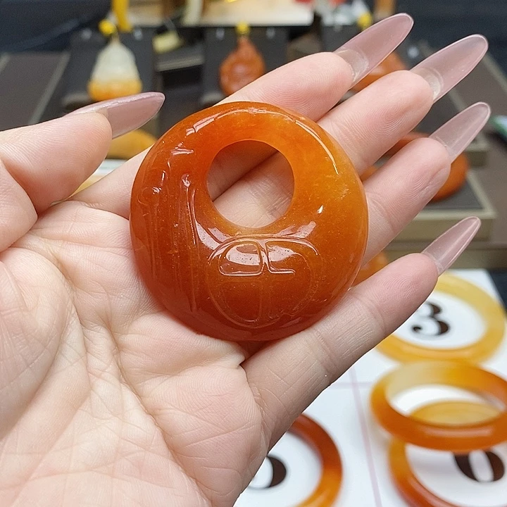 石英质玉（黄龙玉）未镶嵌吊坠