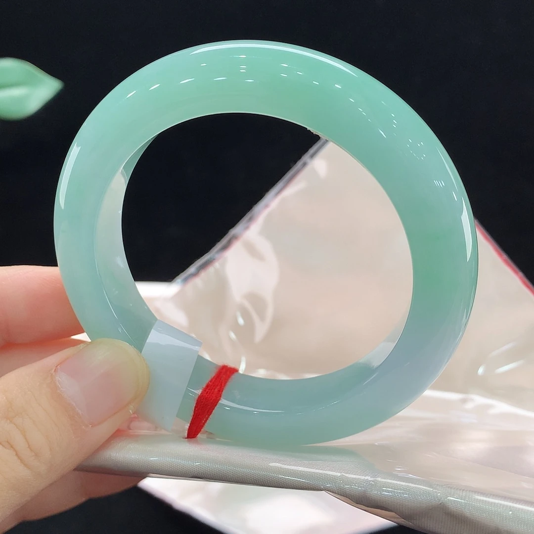 翡翠未镶嵌手镯0482