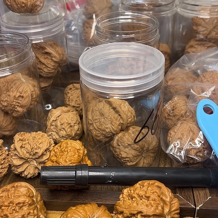麒***玩桃核吊坠宫灯核桃