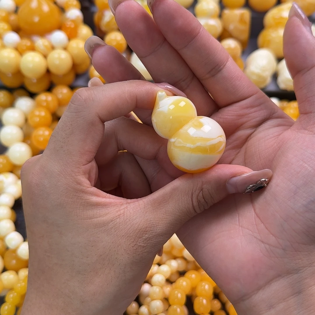 蜜蜡未镶嵌珠宝奇石19.8g