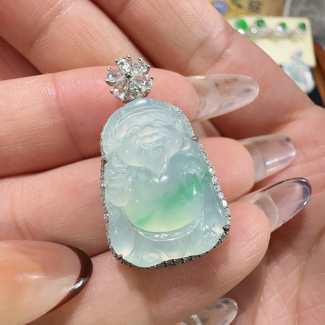 【闪购商品】颈饰18K金镶嵌翡翠