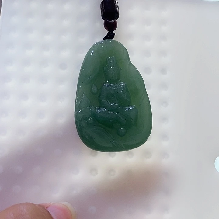 密玉（石英质玉）颈饰未镶嵌