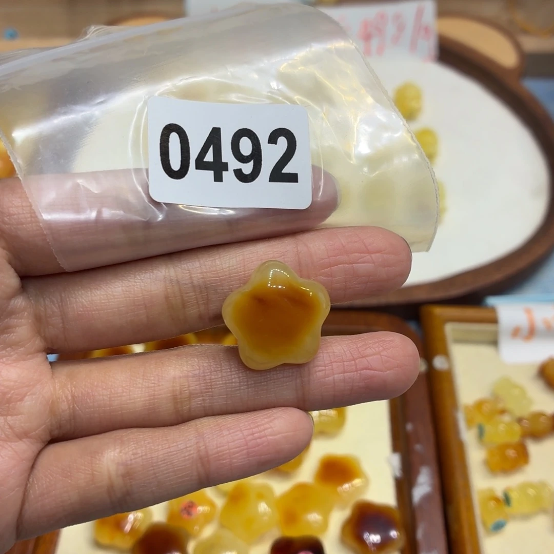 琥珀未镶嵌珠宝奇石