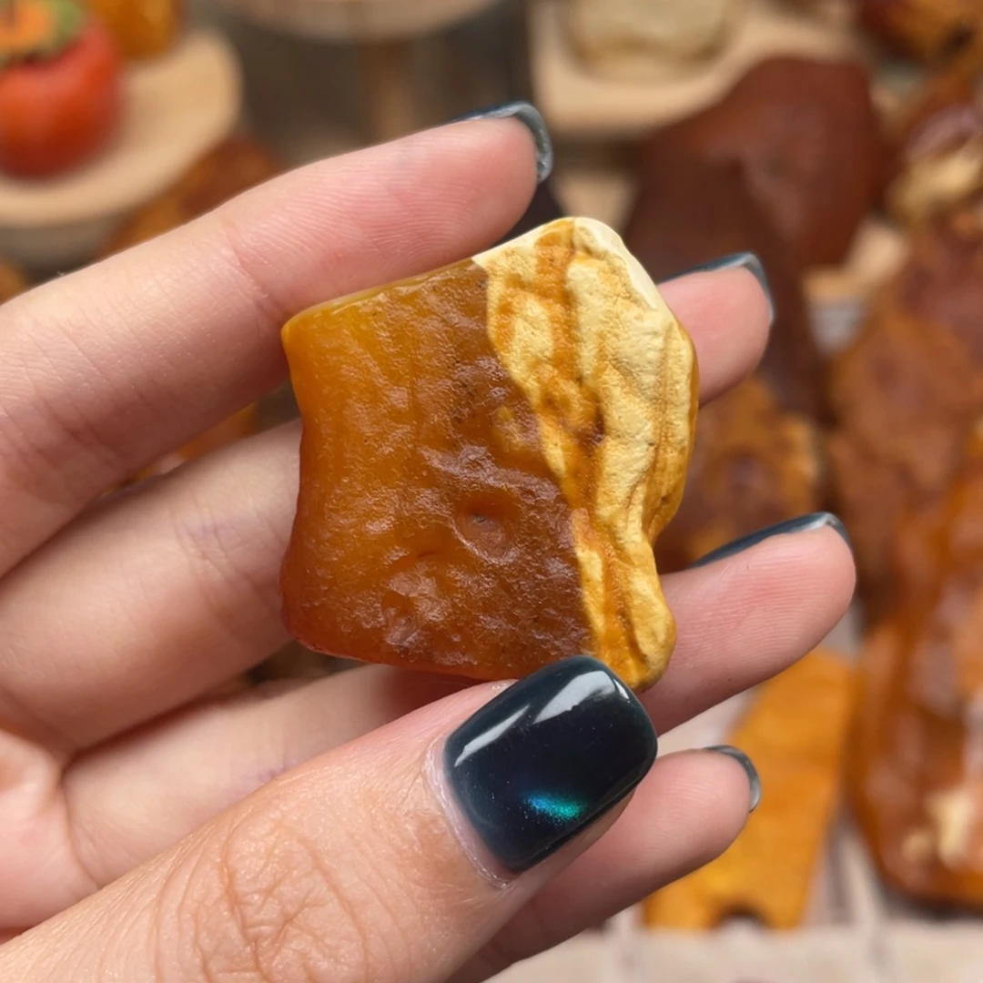 琥珀未镶嵌珠宝奇石