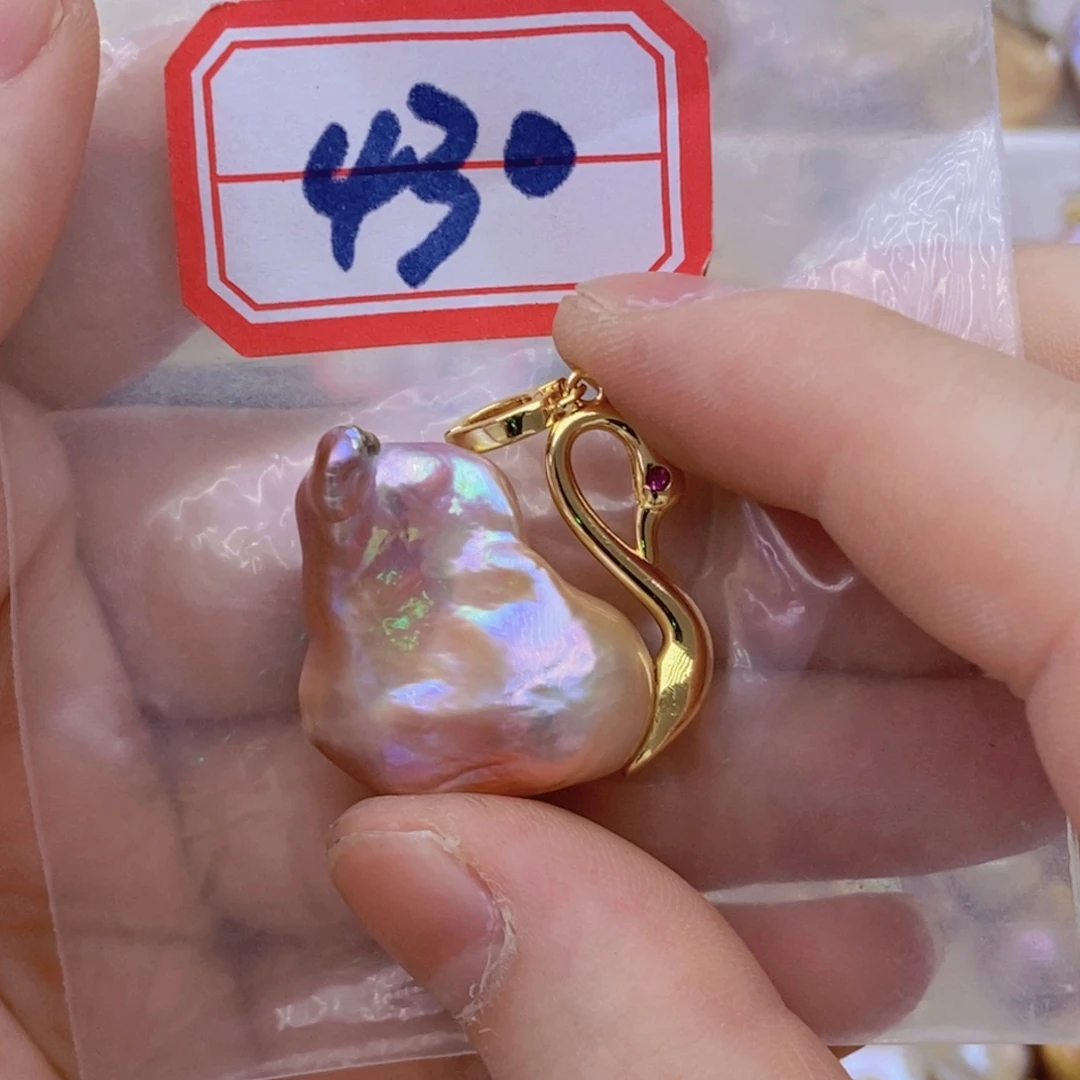 银S925镶嵌淡水珍珠吊坠