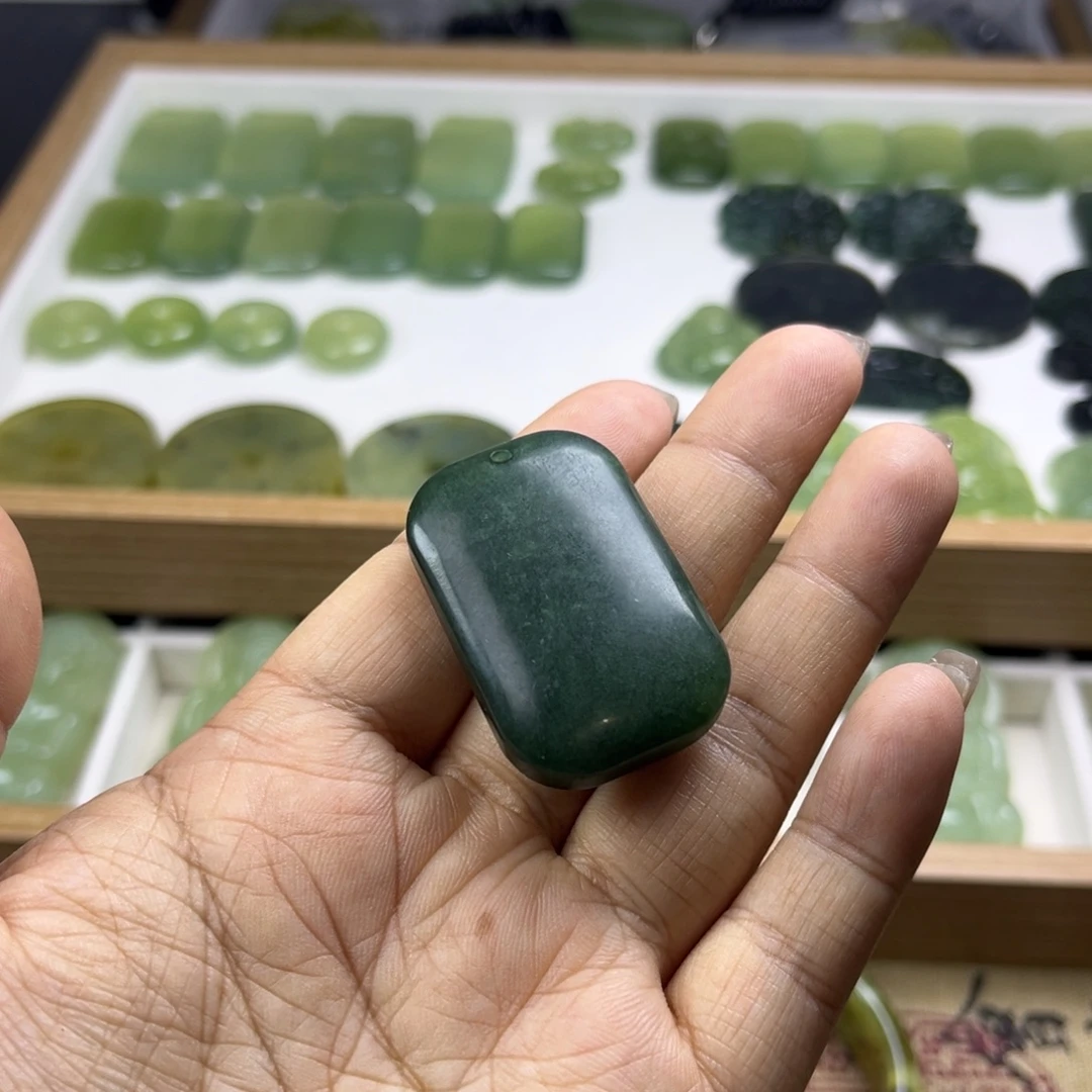 蛇纹石玉合金颈饰