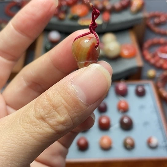 未镶嵌原矿单珠多样性发南红玛瑙