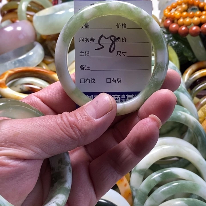 未镶嵌透闪石-蛇纹石玉手镯