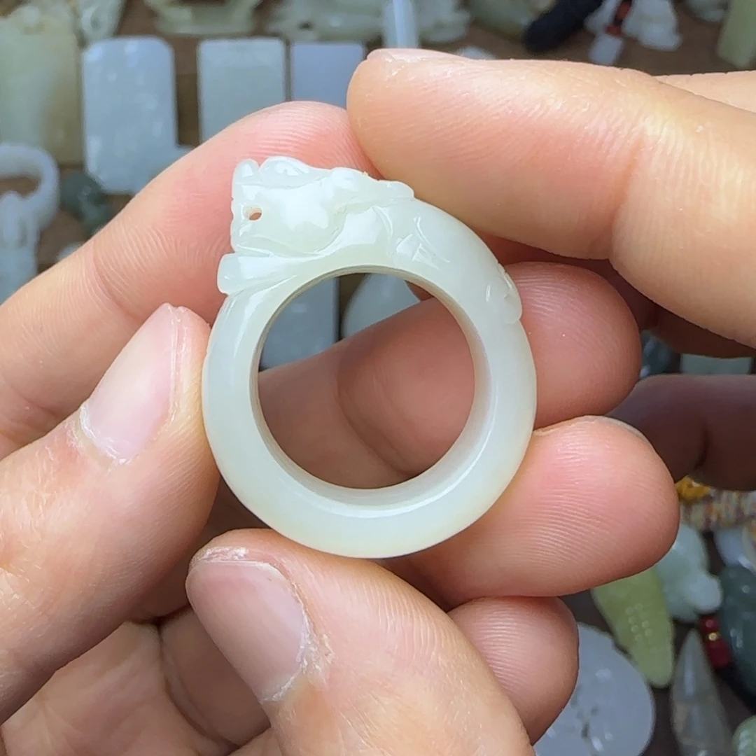 和田玉挂件未镶嵌貔貅18.8