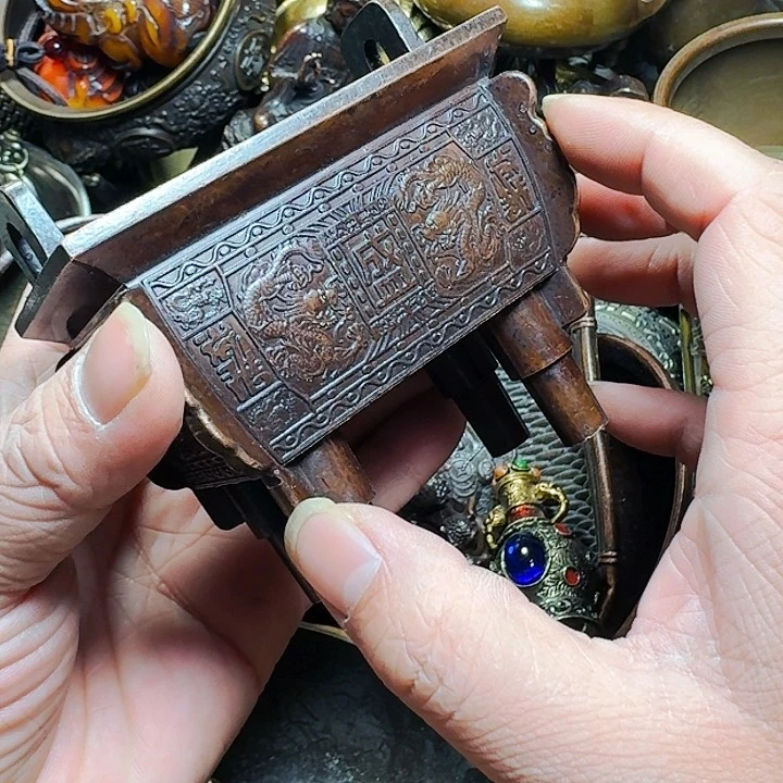 铜器摆件收收藏藏