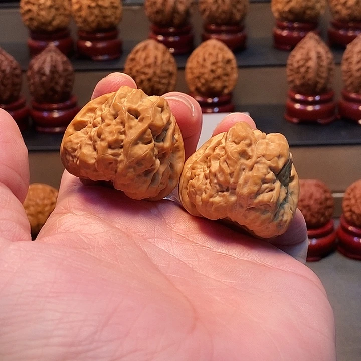 贯***一桃核把件39尺蛤蟆头