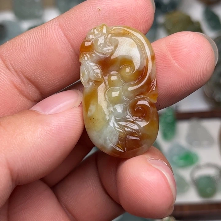 颈饰未镶嵌翡翠如意