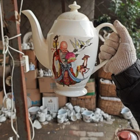 库存微瑕老寿星单孔水壶容量1700毫升