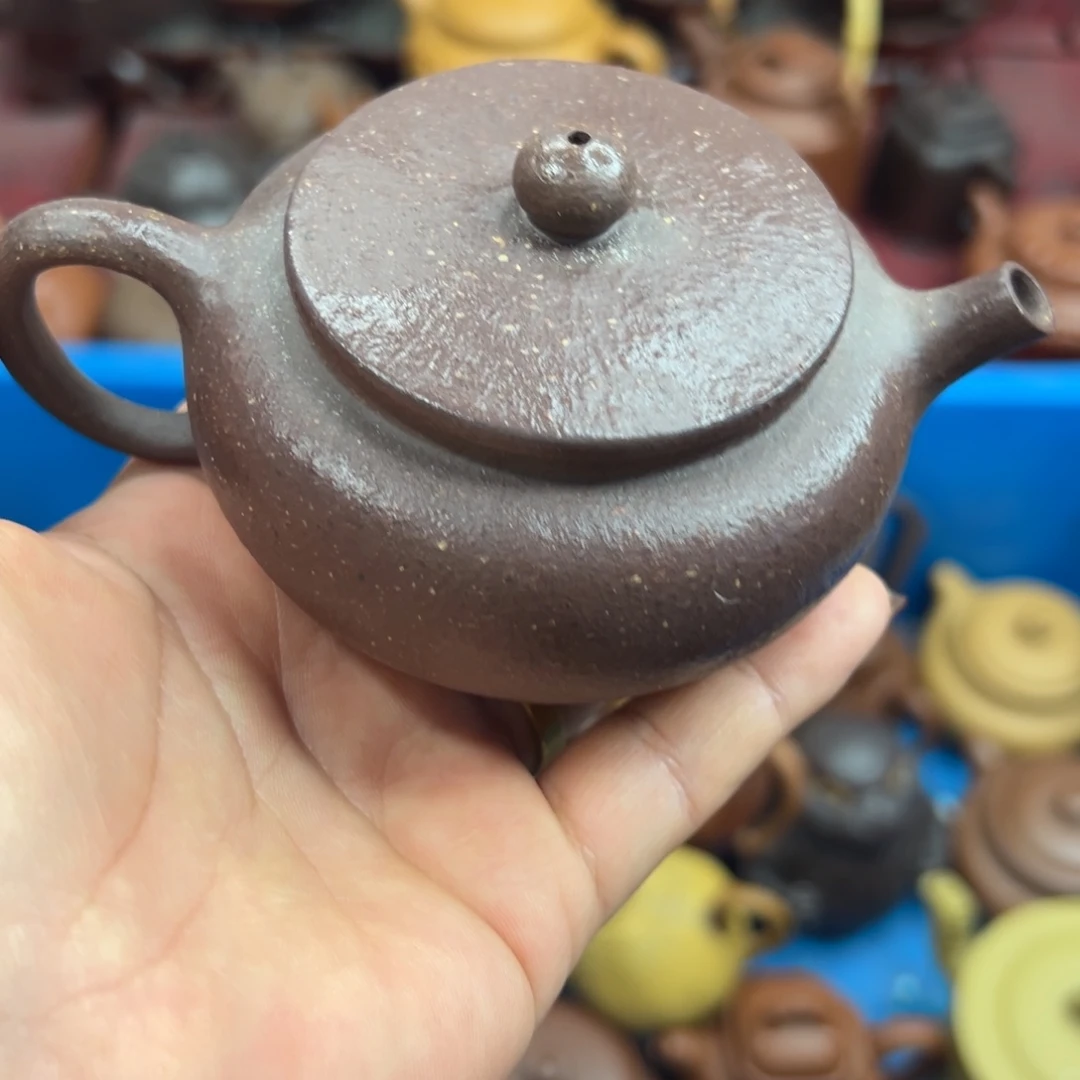 紫砂茶壶紫砂的…………………………