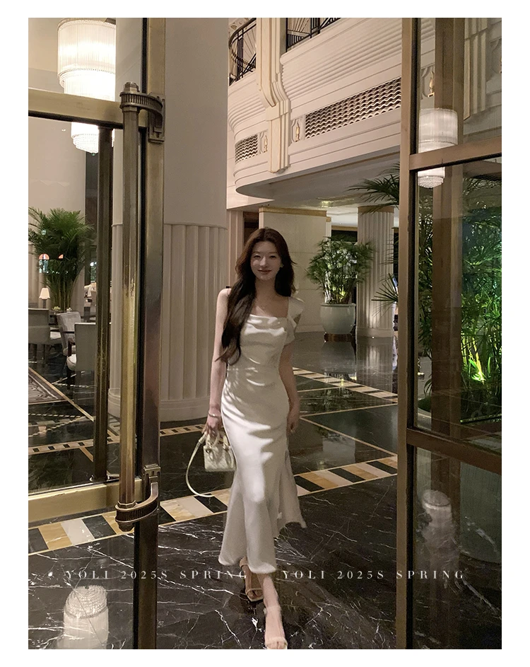 设计感小众缎面连衣裙女夏收腰显瘦吊带裙