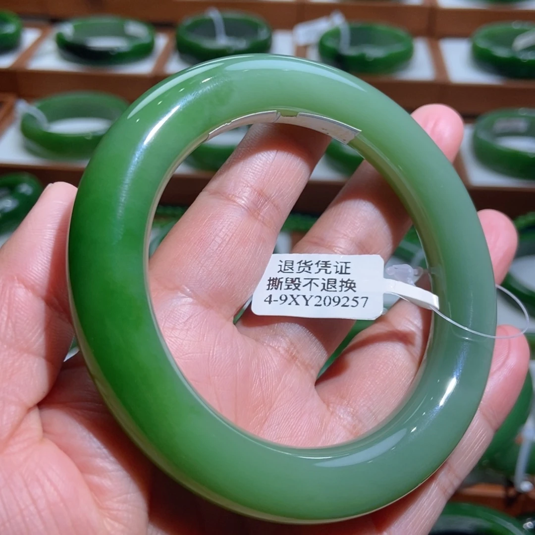 和田玉（碧玉）未镶嵌手镯白加绿6061