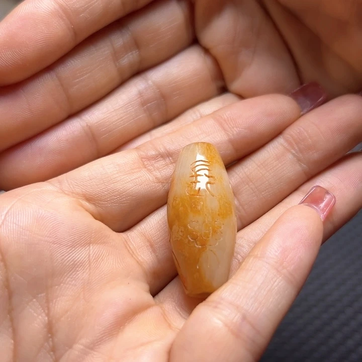 未镶嵌和田玉（糖玉）挂件