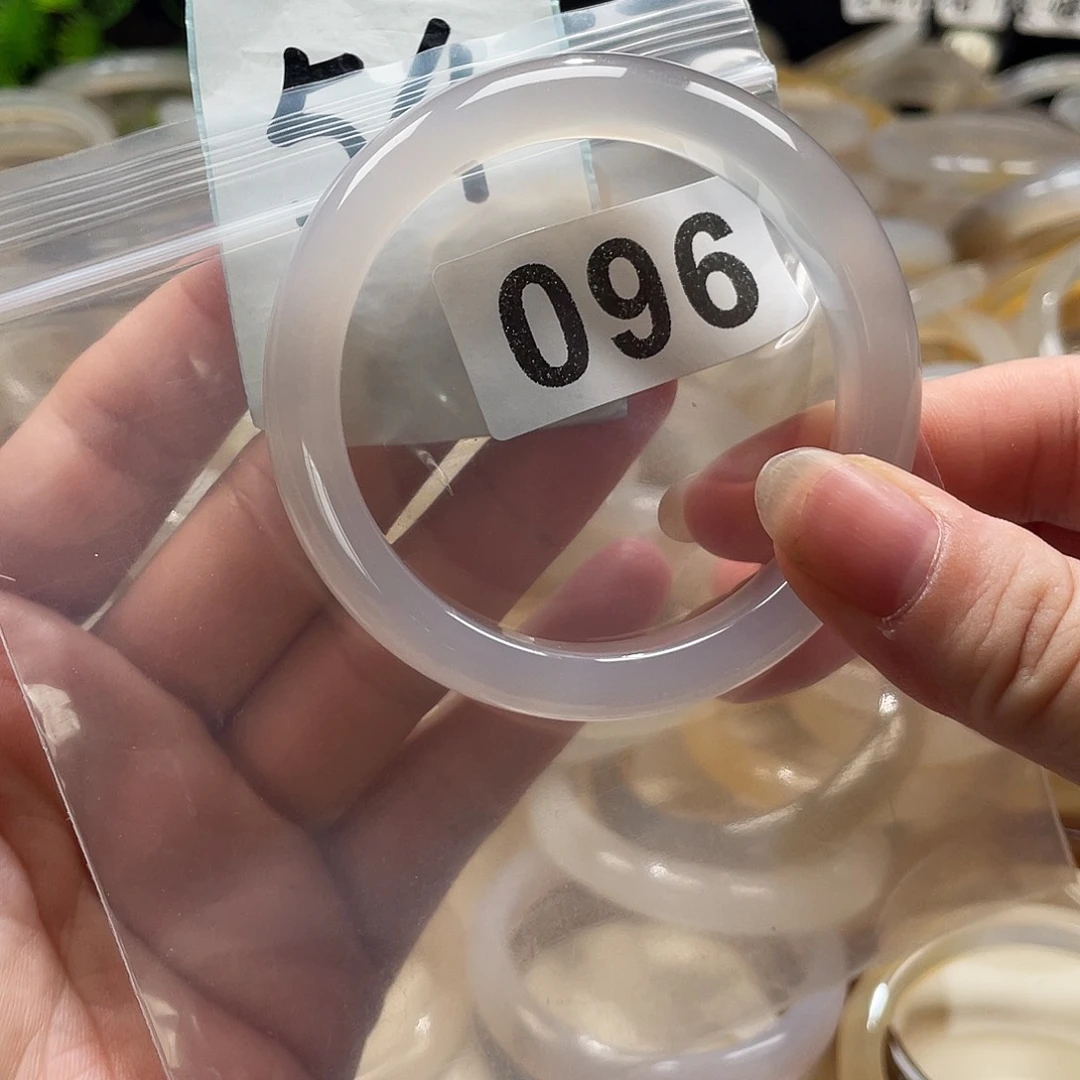 手镯玛瑙/玉髓未镶嵌