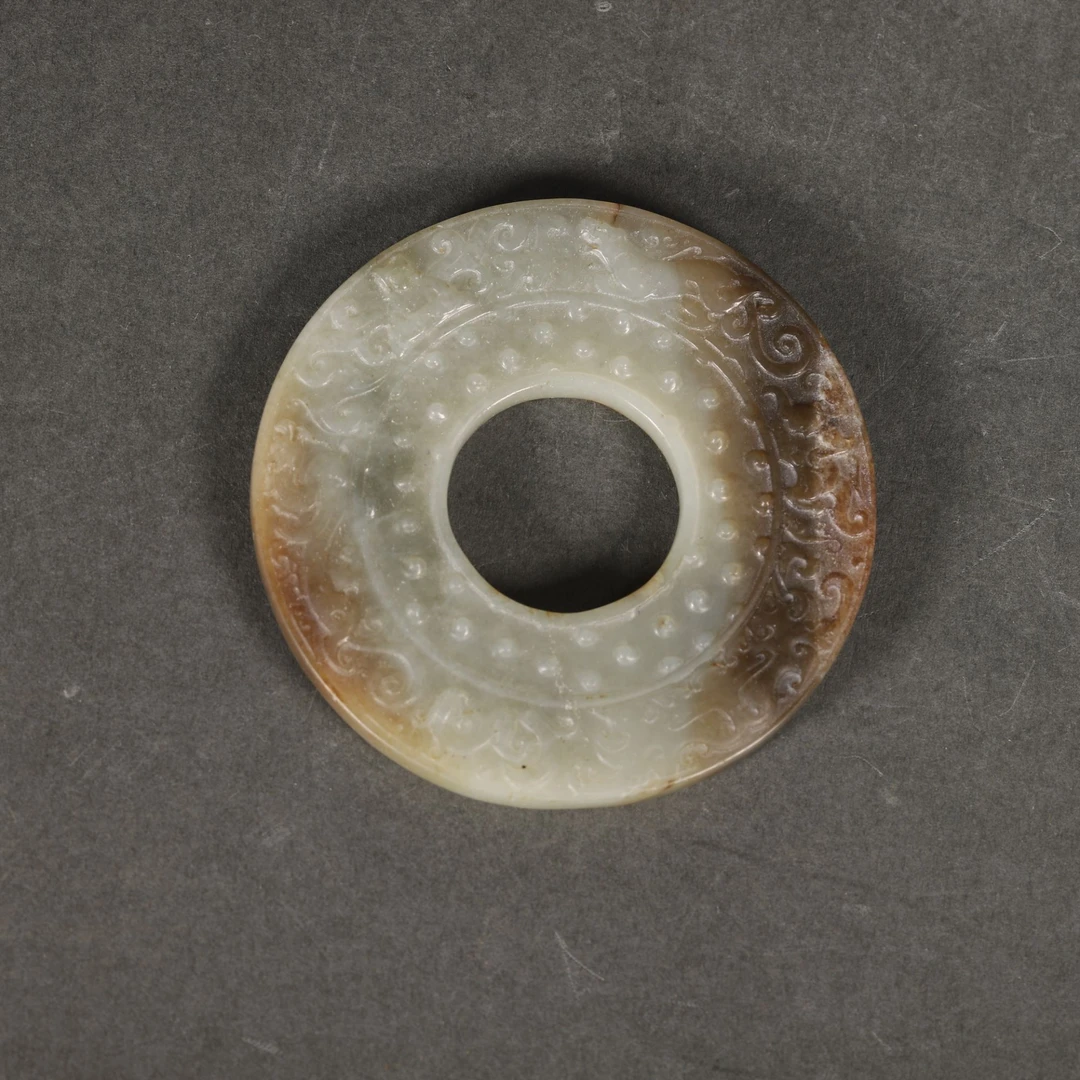 Lot31 清代和田玉龙纹玉璧