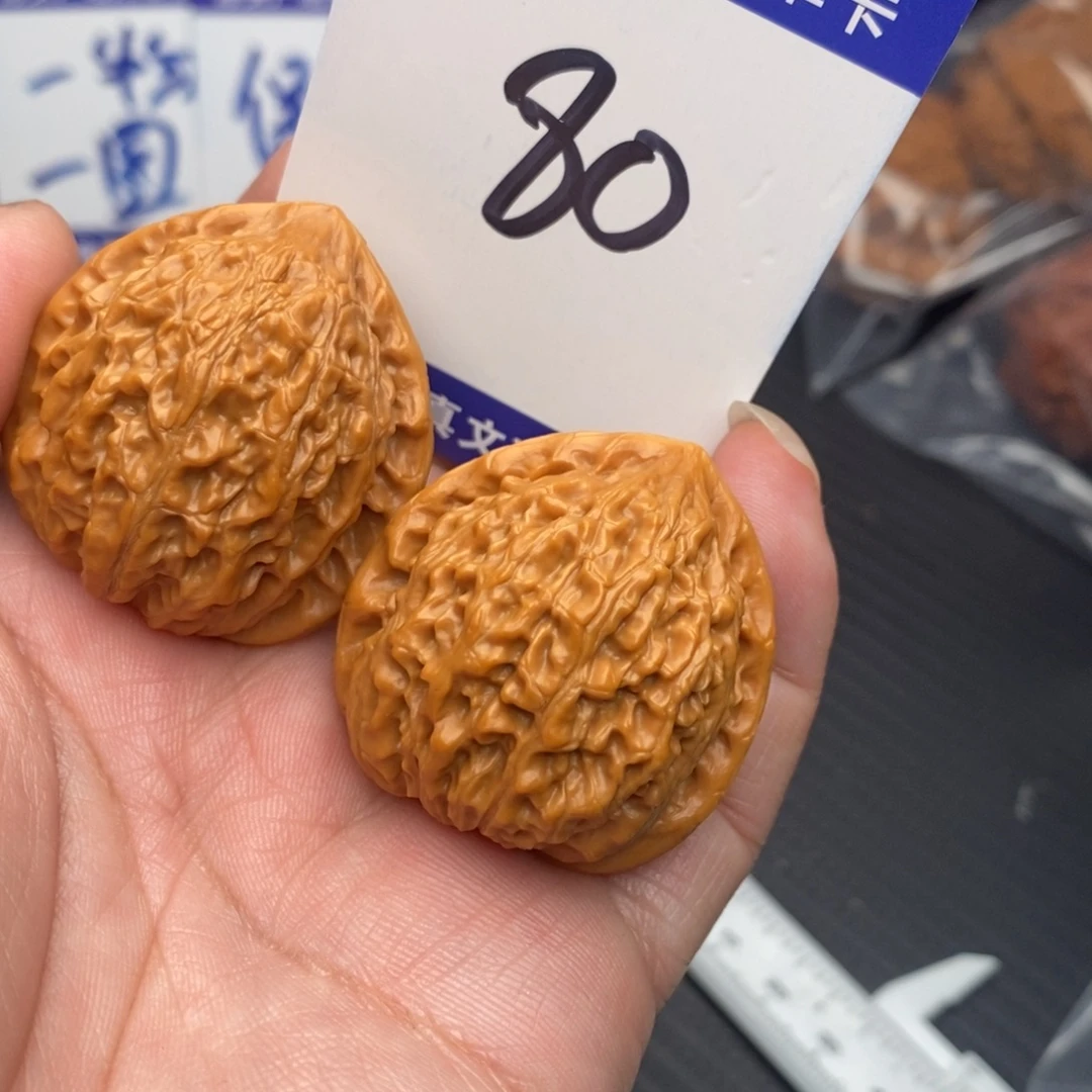 桃核吊坠金牛35momomomo