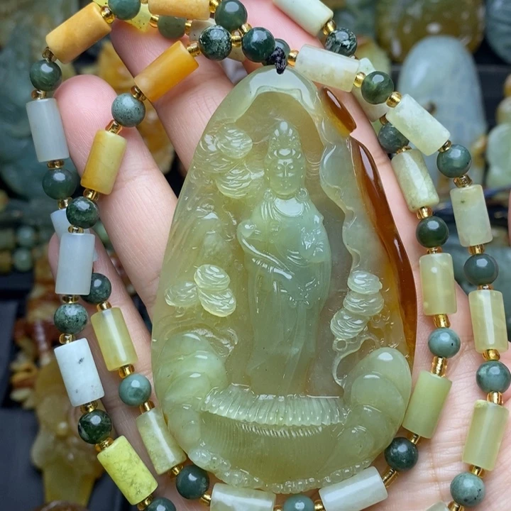 蛇纹石玉未镶嵌颈饰