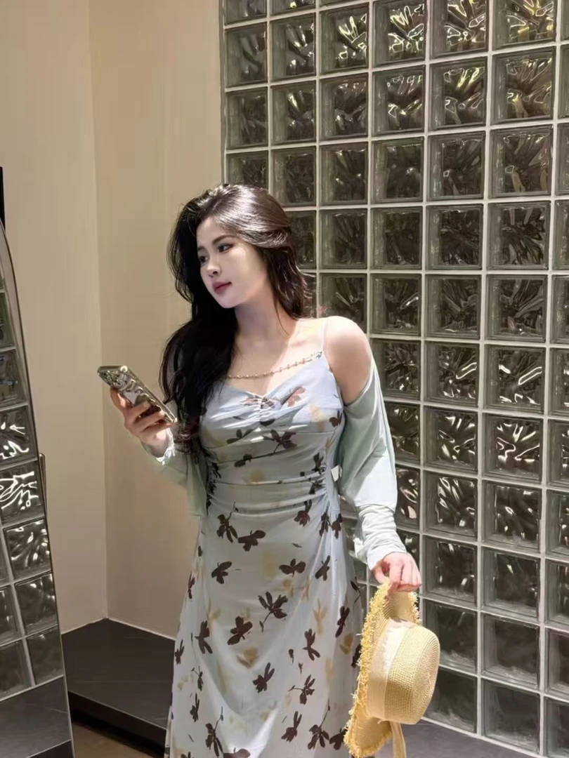 法式气质套装女夏季新款挂脖吊带背心碎花半身裙两件套绝美高级感