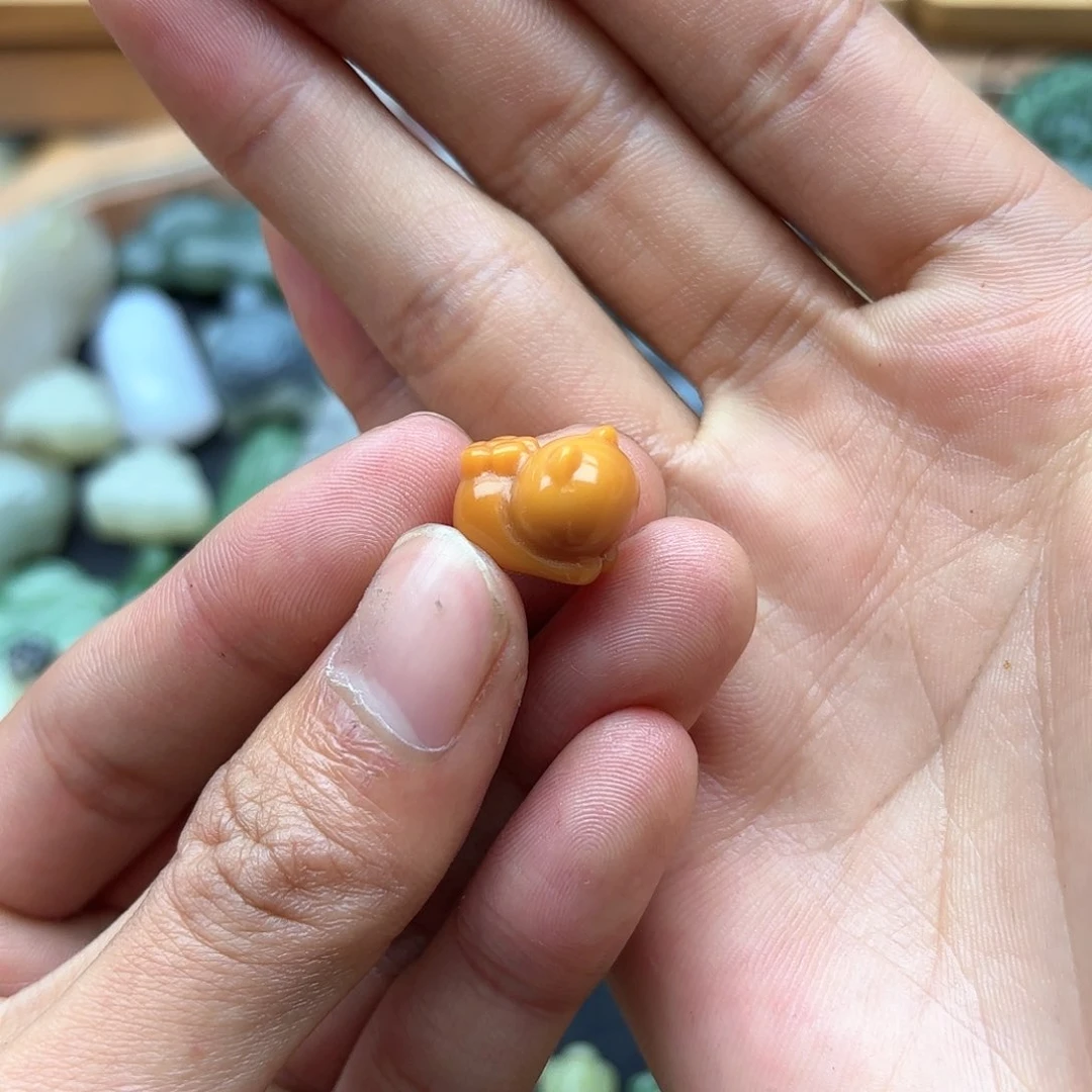 和田玉颈饰未镶嵌余****狗