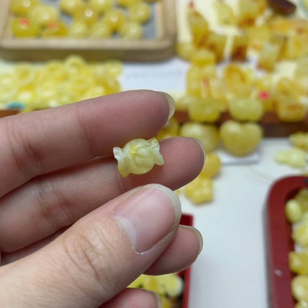 【闪购商品】蜜蜡裸石未镶嵌配饰