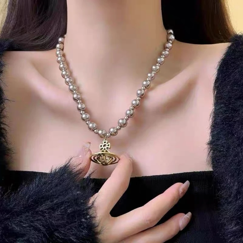 钛钢玻璃项链 土星镂空圆球玻璃珍珠款项链女跨境复古小众锁骨链