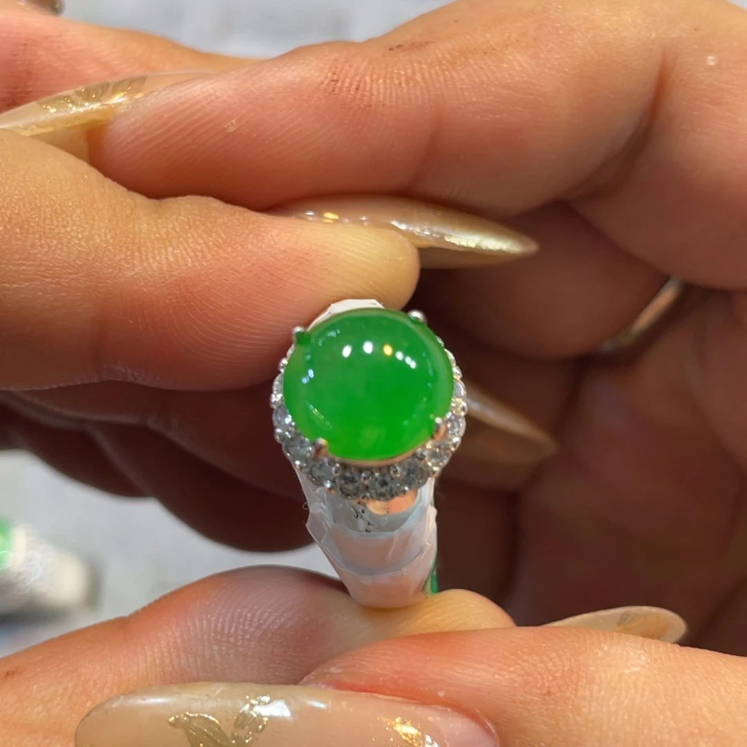 翡翠未镶嵌项链蛋面