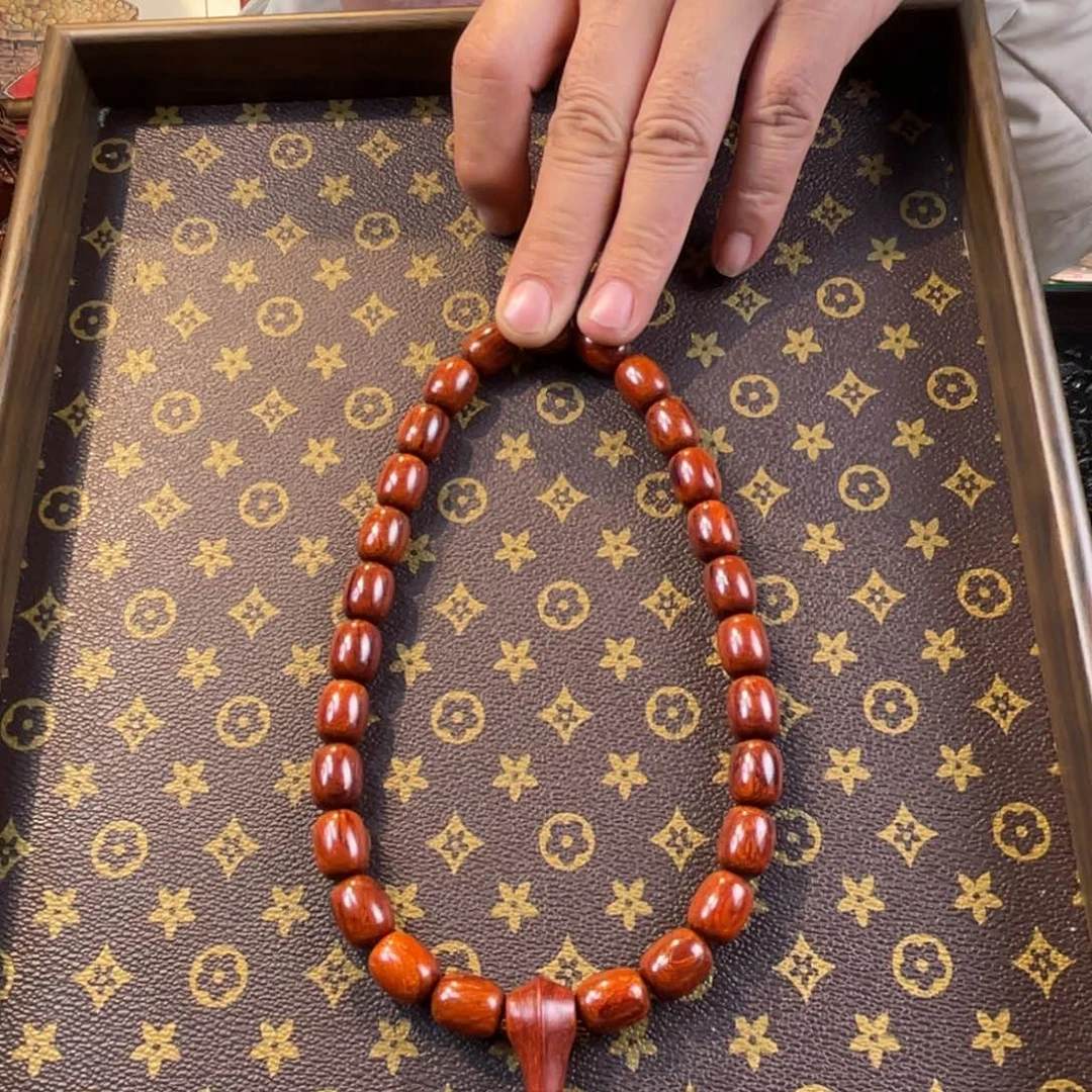 檀香紫檀（小叶紫檀）1215枣珠手持顶泥玉化琴料满星满龙鳞