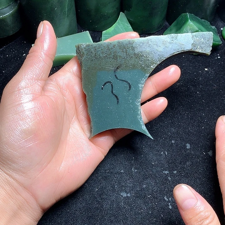 和田玉（糖玉）未镶嵌珠宝奇石