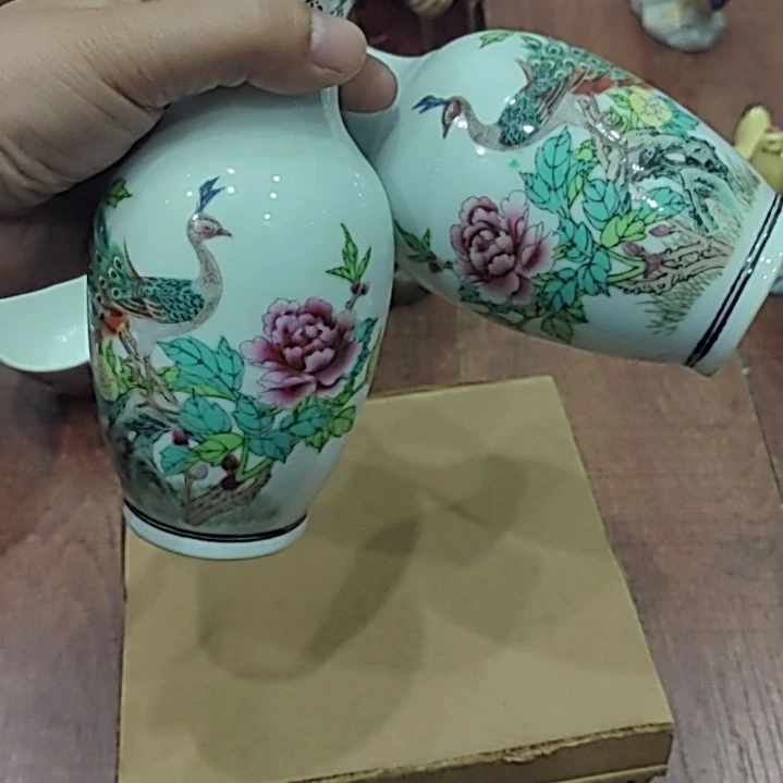 木景德镇小花瓶一对