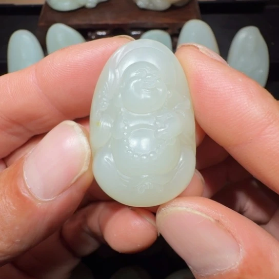 和田玉未镶嵌颈饰屹*