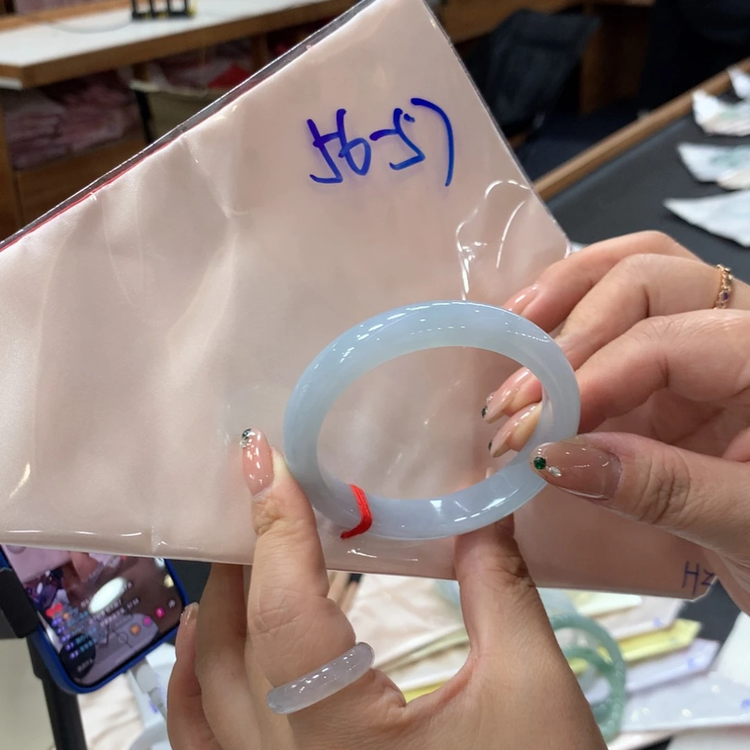 未镶嵌手镯翡翠48小时鉴赏