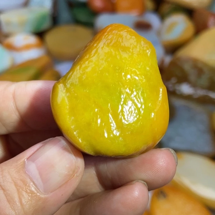 翡翠未镶嵌颈饰缅甸