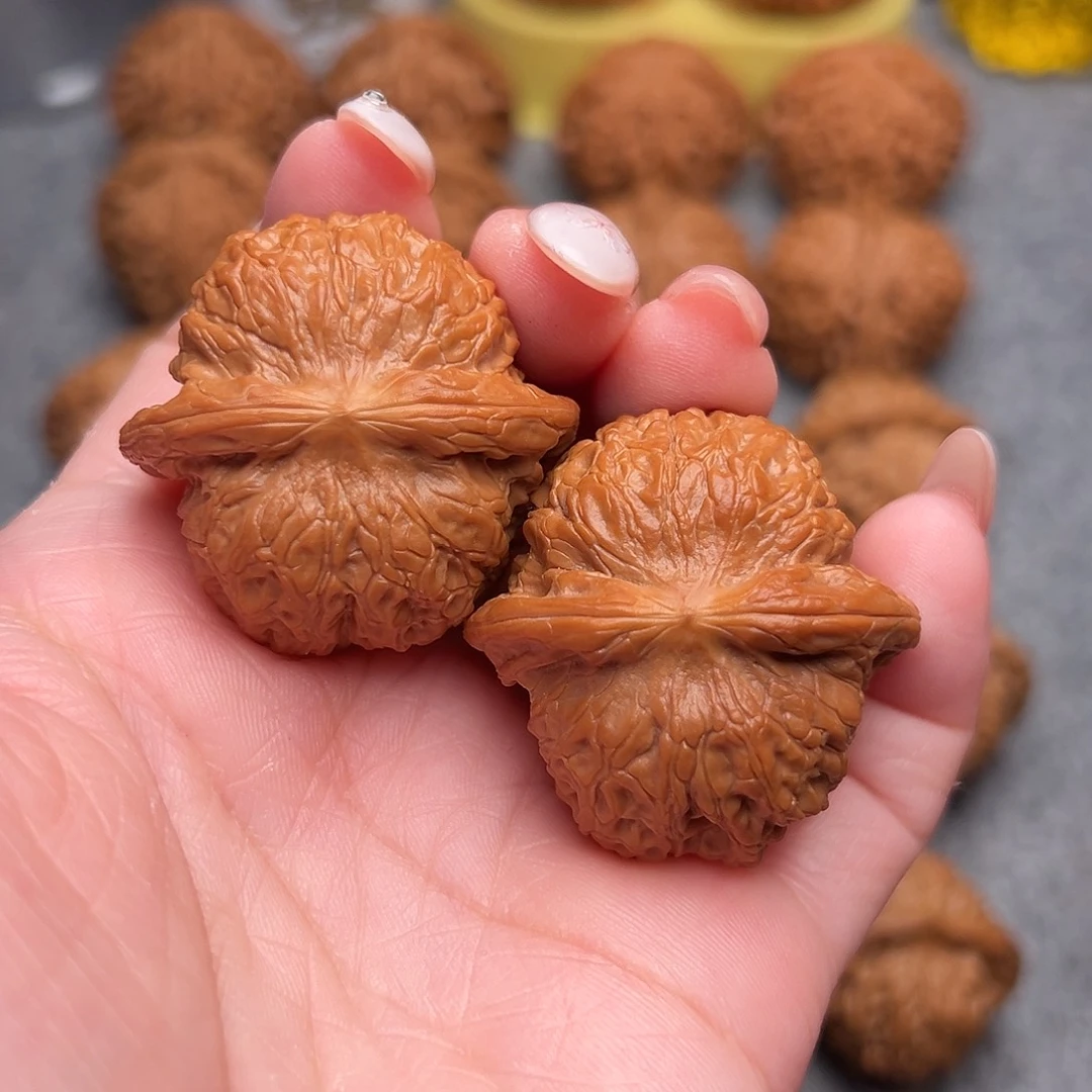 把件文玩核桃精品特价满肉血麒麟38