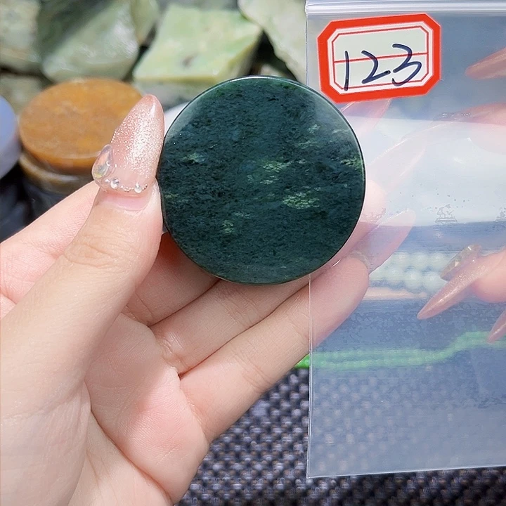 和田玉和田玉边角料随机发未镶嵌