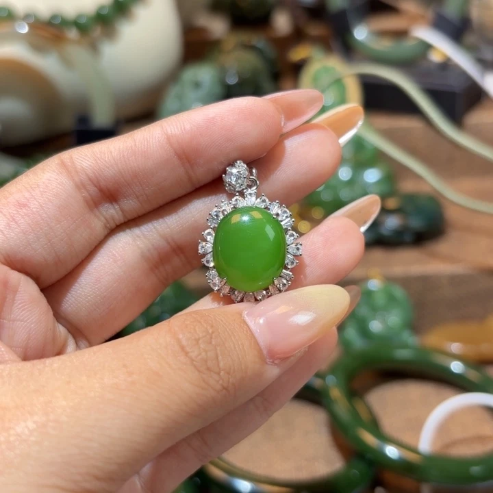 颈饰银S925镶嵌和田玉（碧玉）