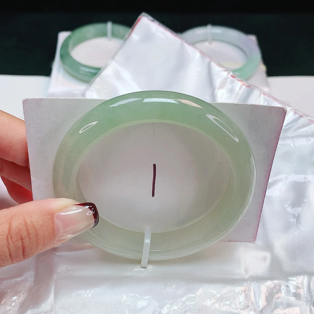 翡翠未镶嵌手镯 正圈56+