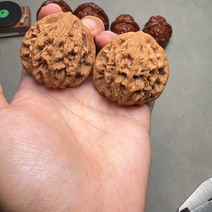 文玩核桃把件汉高虎40