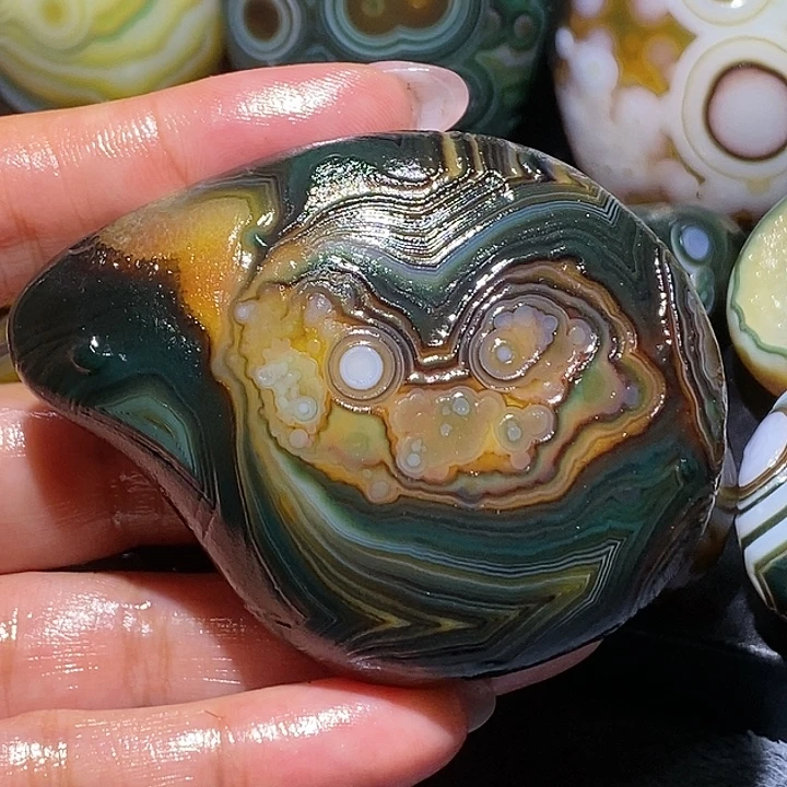 玛瑙/玉髓未镶嵌珠宝奇石86