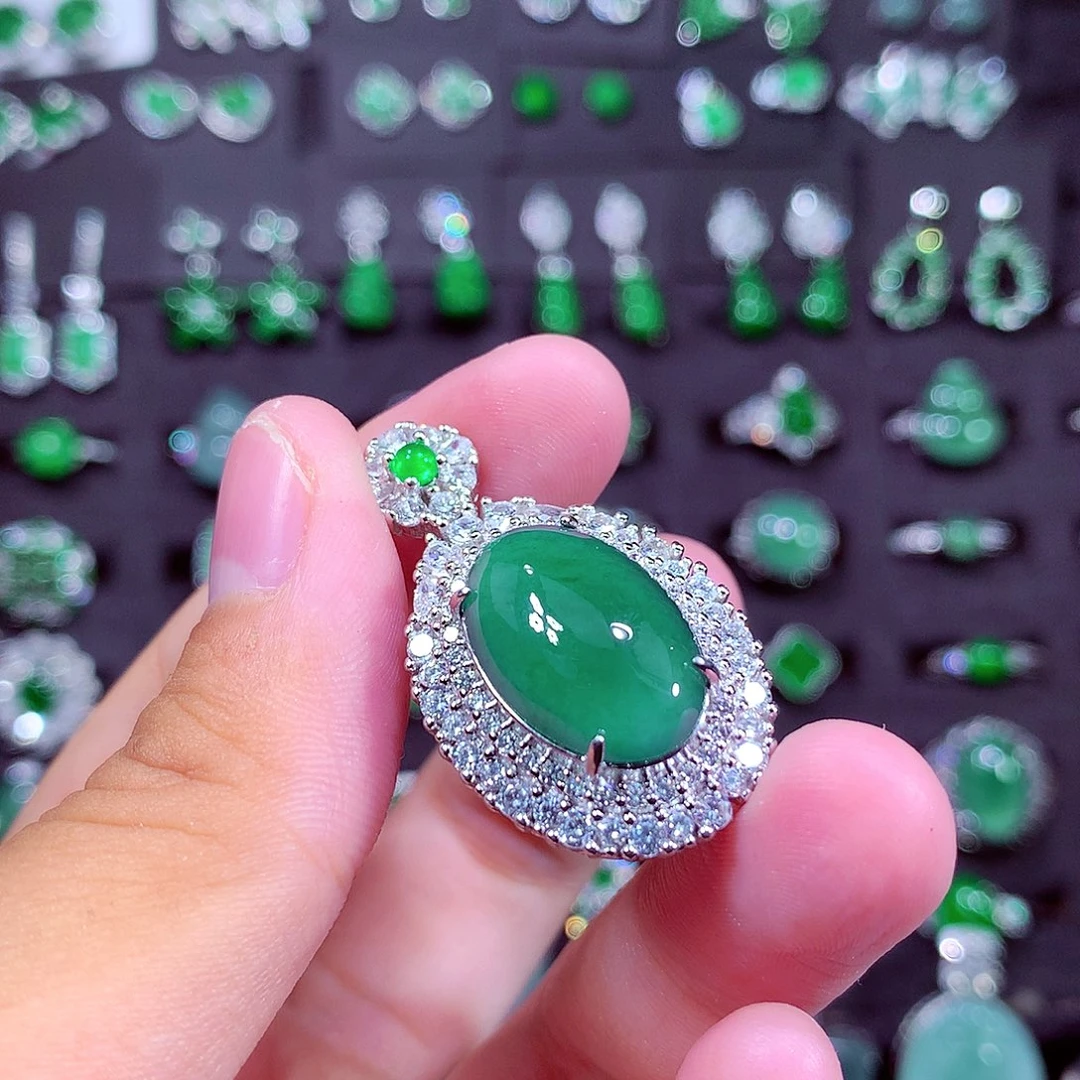 颈饰未镶嵌翡翠天然