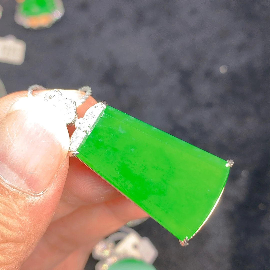 颈饰银S925镶嵌翡翠