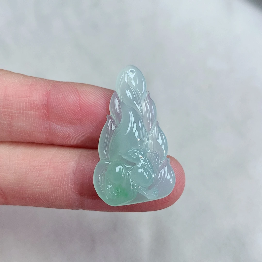 颈饰未镶嵌翡翠九尾狐