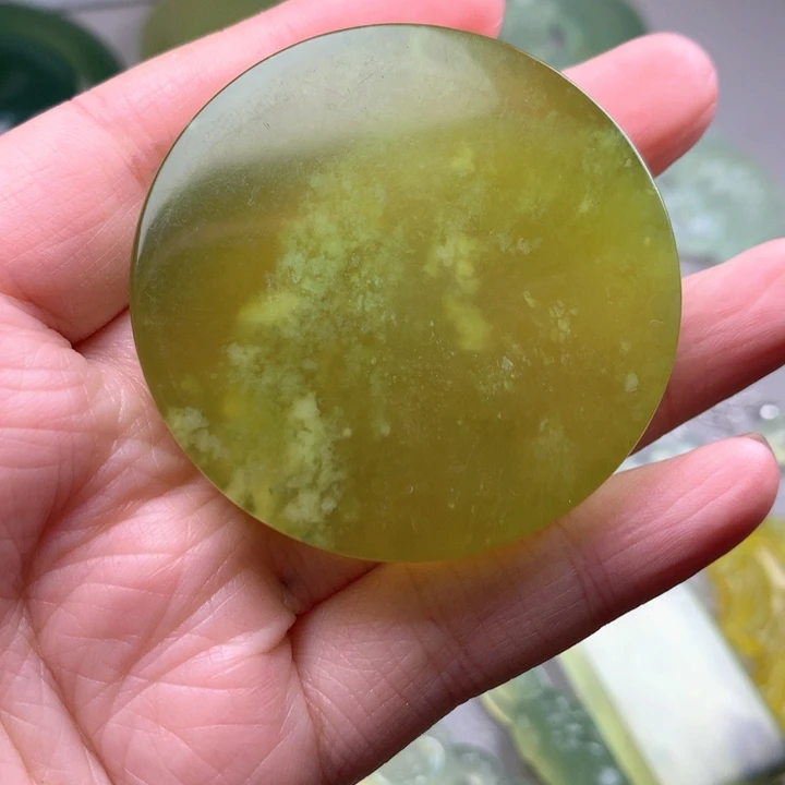 蛇纹石玉未镶嵌颈饰岫玉