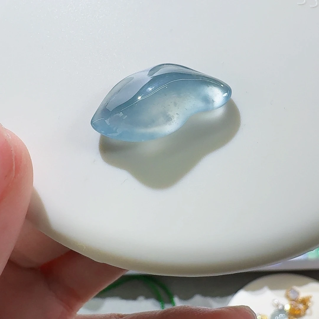 翡翠颈饰未镶嵌随形